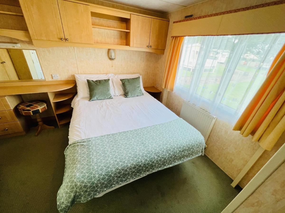 2 Bedroom Caravan Shs3, Sandhills, Apartment *