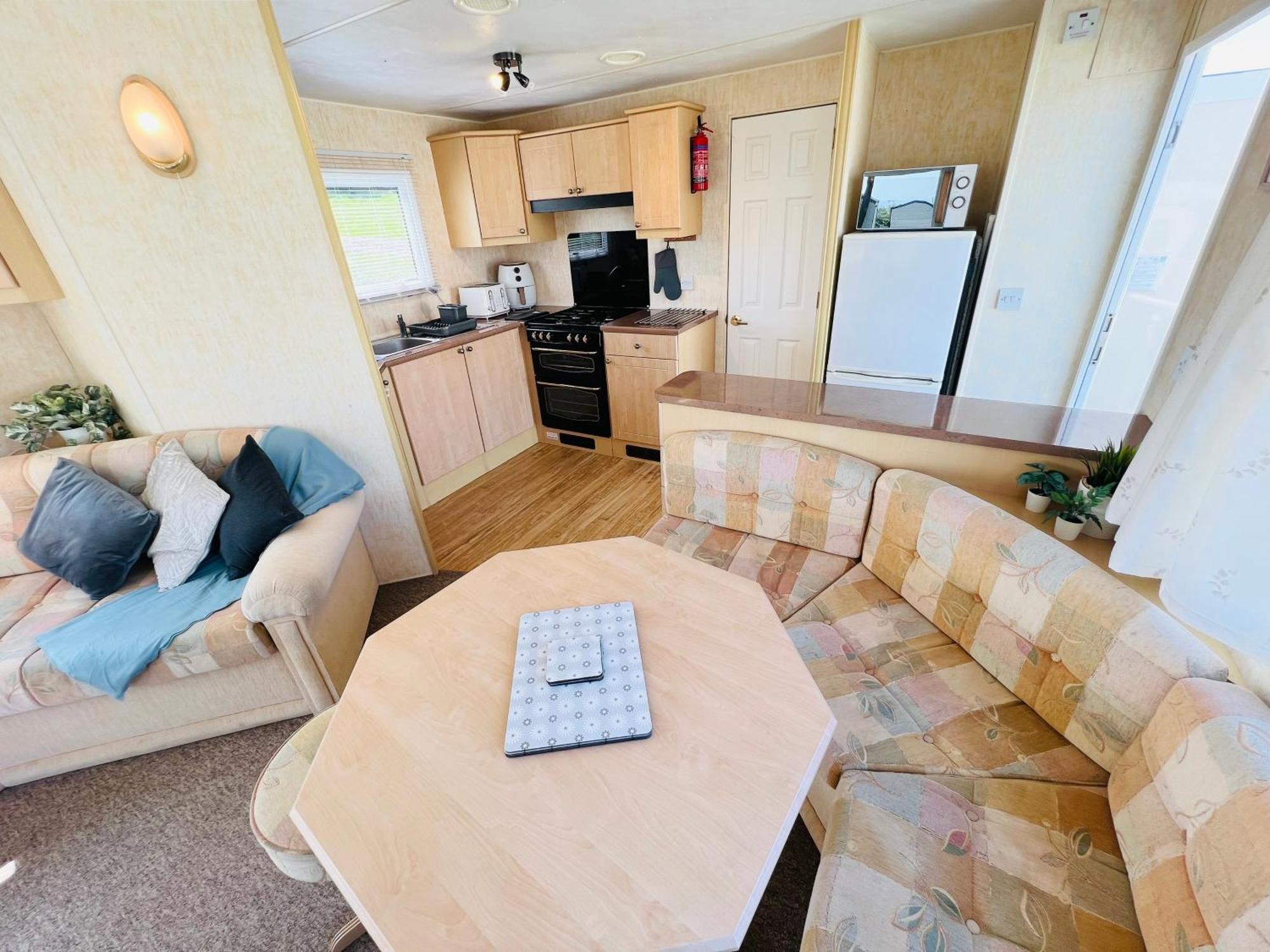 Apartment 2 Bedroom Caravan Shs3, Sandhills, Bembridge
