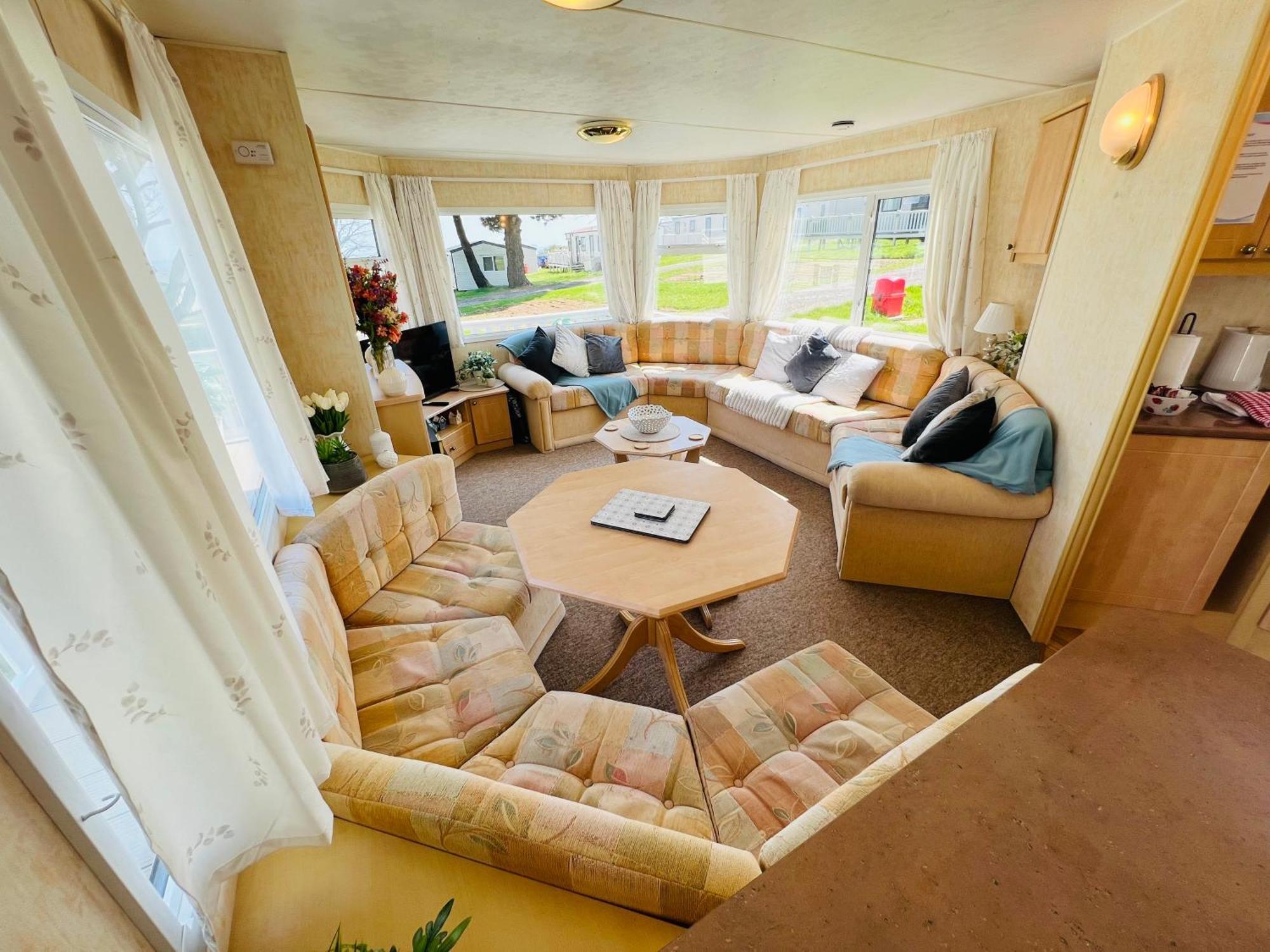 2 Bedroom Caravan Shs3, Sandhills, Apartment Bembridge