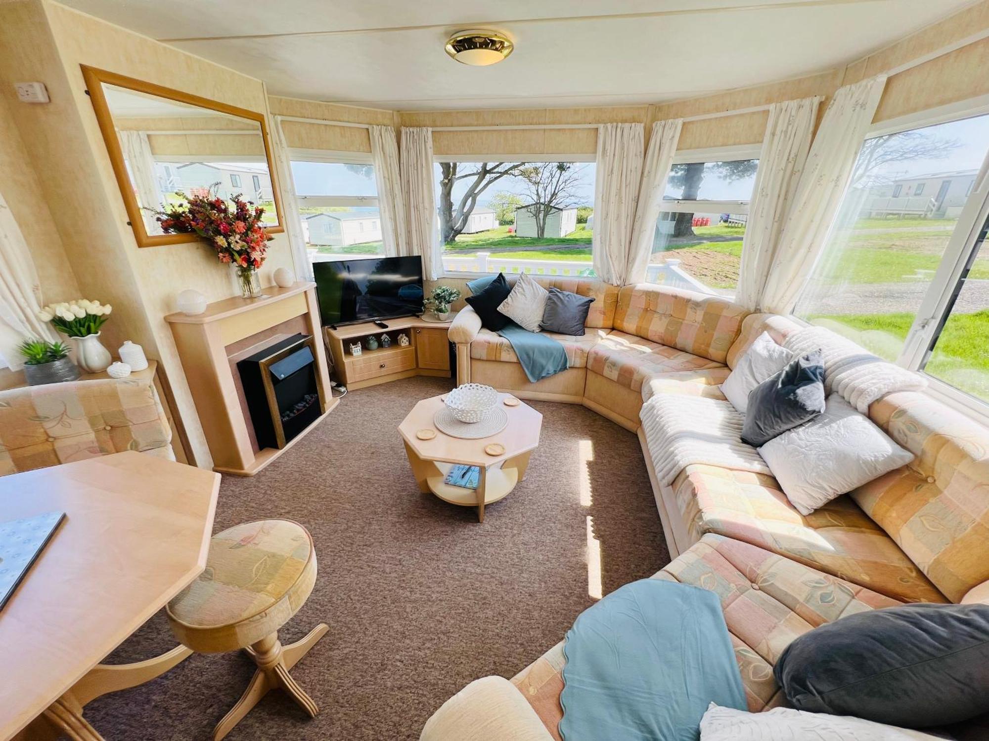 Apartment 2 Bedroom Caravan Shs3, Sandhills, Bembridge