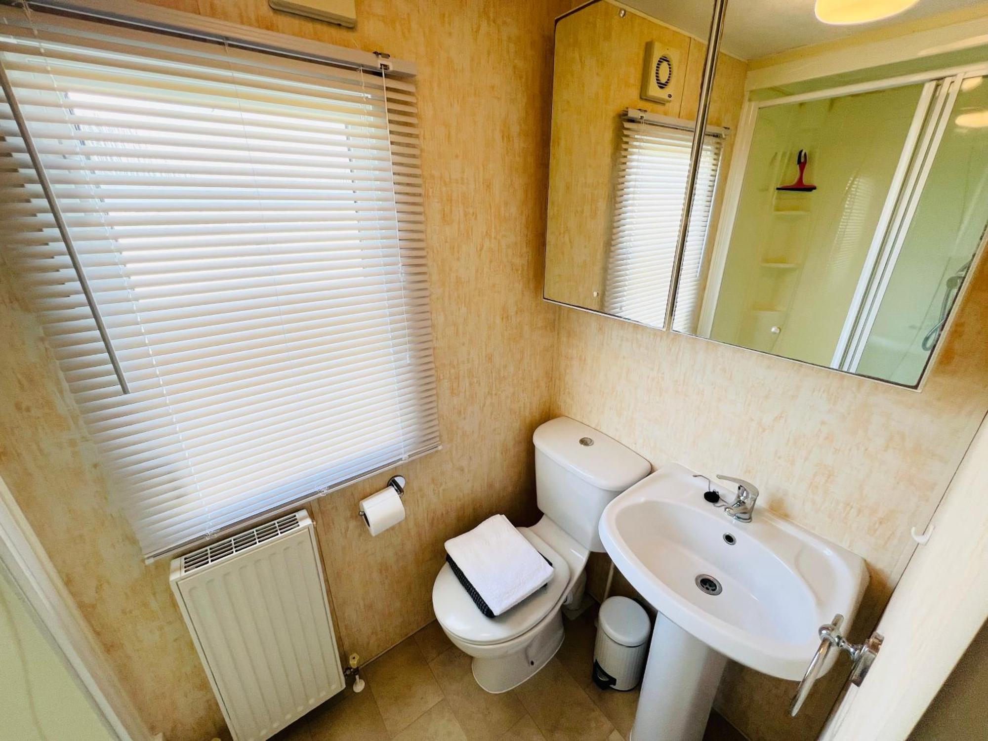 Apartment 2 Bedroom Caravan Shs3, Sandhills, Bembridge