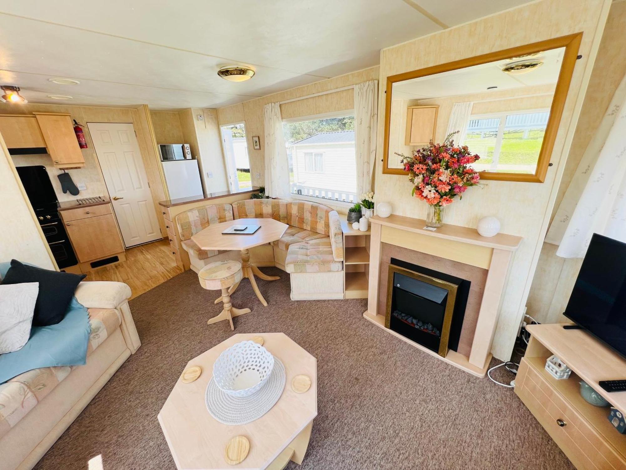 Apartment 2 Bedroom Caravan Shs3, Sandhills, Bembridge